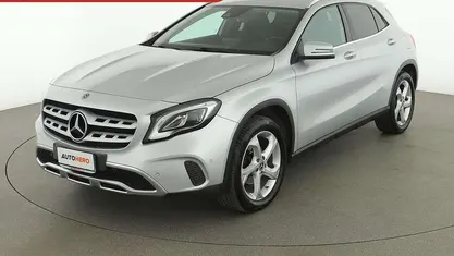Gebraucht Mercedes GLA200 136 PS (100 kW) 2019 Silber SUV