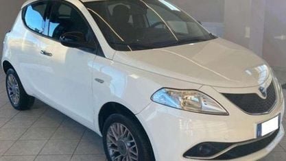 Usata Lancia Ypsilon Gold 86 CV (63 kW) 2013 Bianco Utilitaria