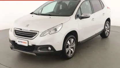 Usata Peugeot 2008 Allure 92 CV (67 kW) 2015 Bianco SUV