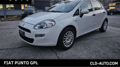 Bianco Usata 2015 Fiat Punto Tre volumi | 5999 € (Buon prezzo)
