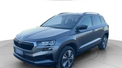 Usata 2023 Skoda Karoq Executive SUV | 24.750 € (Buon prezzo)