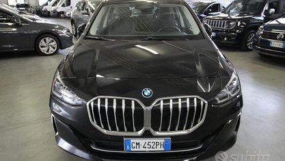 Gebraucht BMW 225 Active Tourer Luxury Line 136 PS (100 kW) 2023 Schwarz Van / Kleinbus