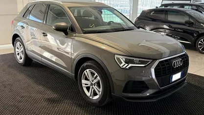 Occasion Audi Q3 Business 150 ch (110 kW) 2022 Gris SUV