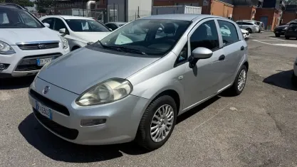 Usata Fiat Punto Lounge 77 CV (56 kW) 2016 Grigio Utilitaria