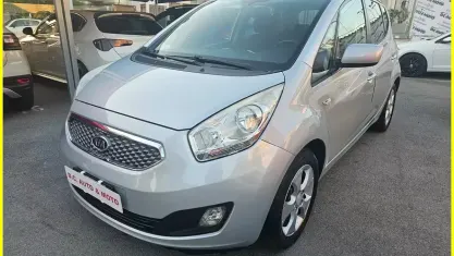 Usata Kia Venga 90 CV (66 kW) 2010 Nero Utilitaria