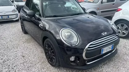Usata Mini Cooper D 116 CV (85 kW) 2016 Nero Utilitaria