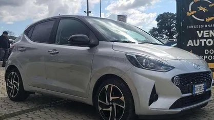 Usata Hyundai i10 Prime 67 CV (49 kW) 2021 Argento Utilitaria