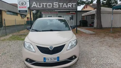 Usata Lancia Ypsilon Gold 69 CV (50 kW) 2015 Utilitaria