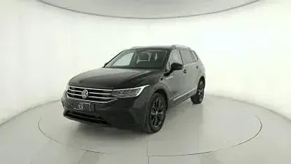 Usata VW Tiguan Life 122 CV (89 kW) 2023 Grigio SUV
