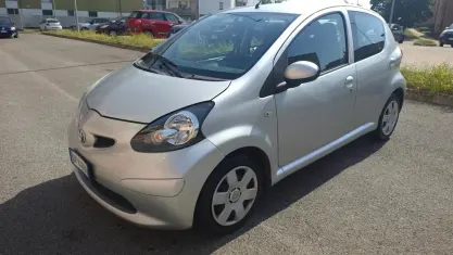 Usata Toyota Aygo 68 CV (50 kW) 2008 Argento Utilitaria