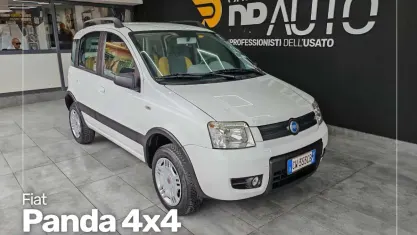 Usata Fiat Panda 4x4 Climbing 60 CV (44 kW) 2005 Bianco Utilitaria