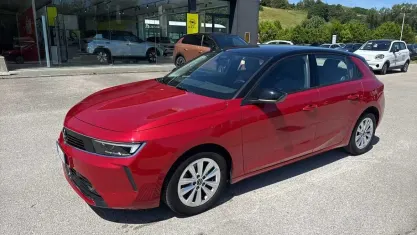 Usata Opel Astra Edition 110 CV (80 kW) 2023 Rosso Utilitaria