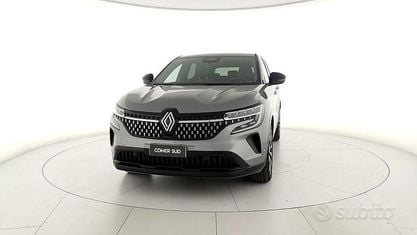 Käytetty Renault Austral Techno 199 HP (146 kW) 2025 Harmaa Katumaasturi