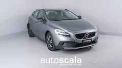 Grigio Usata 2017 Volvo V40 CC Momentum Station wagon | 10.990 € (Buon prezzo)