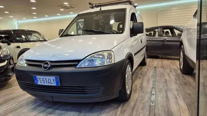 Bianco Usata 2008 Opel Combo Monovolume | 3900 € (Buon prezzo)