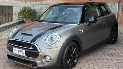 Usata Mini Cooper SD Hype 170 CV (125 kW) 2018 Grigio Utilitaria