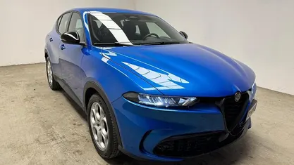 Blu Usata 2023 Alfa Romeo Tonale Sprint SUV | 25.900 € (Ottimo prezzo)