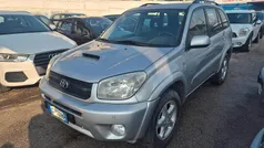 Usata 2005 Toyota RAV4 SUV | 2900 € (Ottimo prezzo)