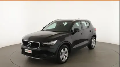 Usata Volvo XC40 Momentum 156 CV (114 kW) 2018 Nero SUV