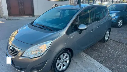 Argento Usata 2013 Opel Meriva Cosmo Monovolume | 4800 € (Buon prezzo)
