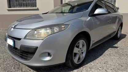 Usata Renault Mégane GrandTour Dynamique 110 CV (80 kW) 2010 Grigio Station wagon