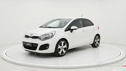 Usata Kia Rio 90 CV (66 kW) 2014 Bianco Berlina