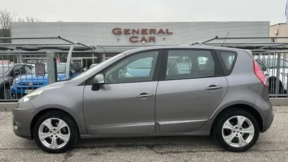 Usata Renault Scénic III Luxe 110 CV (80 kW) 2010 Grigio Monovolume