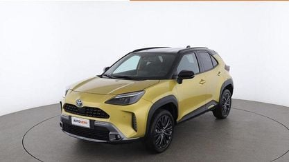 Usata Toyota Yaris Cross 92 CV (67 kW) 2023 Oro SUV