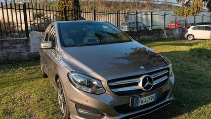Usata Mercedes B180 Premium 122 CV (89 kW) 2017 Grigio Monovolume