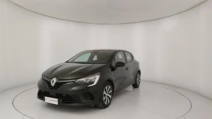 Usata Renault Clio V Equilibre 101 CV (74 kW) 2023 Nero Utilitaria