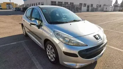 Usata Peugeot 207 68 CV (50 kW) 2007 Grigio Berlina