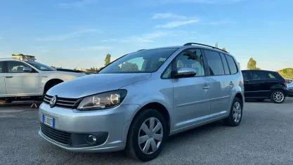 Usata VW Touran Comfortline 150 CV (110 kW) 2012 Gray Monovolume