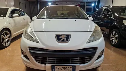 Usata Peugeot 207 70 CV (51 kW) 2011 Berlina