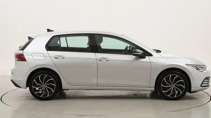 Usata VW Golf VIII Life 110 CV (80 kW) 2021 Berlina