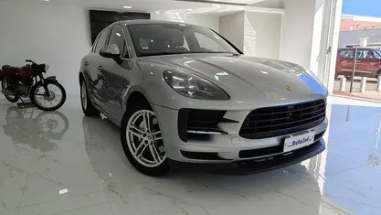 Grigio(met.) Usata 2019 Porsche Macan SUV | 45.800 € (Buon prezzo)