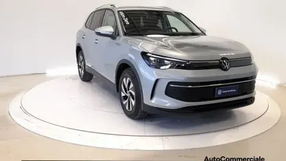 Nuova VW Tiguan Life 150 CV (110 kW) 2026 Argento SUV