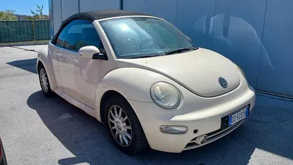 Beige Usata 2006 VW Beetle Cabrio | 4900 € (Ottimo prezzo)