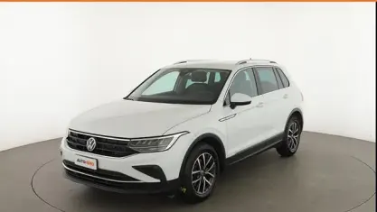 Usata VW Tiguan Life 131 CV (96 kW) 2023 Bianco SUV
