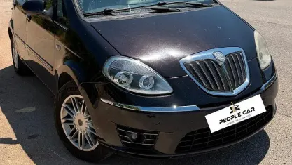 Usata Lancia Musa 95 CV (69 kW) 2012 Nero Monovolume