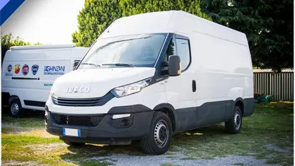 Usata Iveco Daily 136 CV (100 kW) 2019 Bianco gelato Furgone