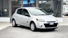 Argento Usata 2010 Renault Clio II Tre volumi | 4900 € (Buon prezzo)