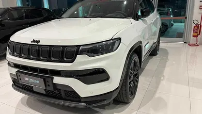 Usata 2024 Jeep Compass SUV | 28.900 € (Buon prezzo)