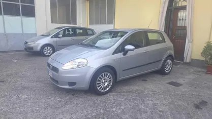 Usata Fiat Grande Punto 90 CV (66 kW) 2009 Argento Utilitaria