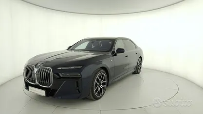 Usata BMW 740 M Sport 299 CV (219 kW) 2025 Blu Berlina