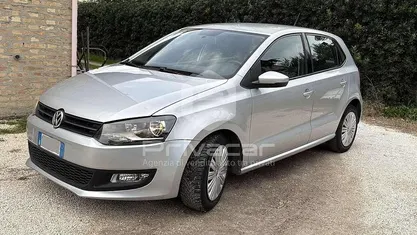 Grigio Usata 2011 VW Polo Trendline Utilitaria | 5000 € (Buon prezzo)