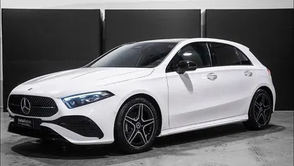 Nero Nuova 2026 Mercedes A180 Tre volumi | 37.022 € (Buon prezzo)