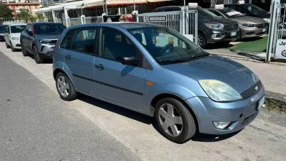 Usata Ford Fiesta 80 CV (58 kW) 2005 Bluazzurro Utilitaria