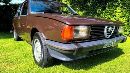 Usata Alfa Romeo Giulietta 122 CV (89 kW) 1980 Marrone Utilitaria
