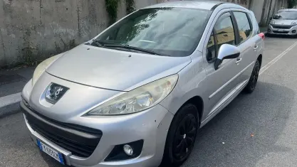 Usata Peugeot 207 Active 73 CV (53 kW) 2011 Grigio Station wagon
