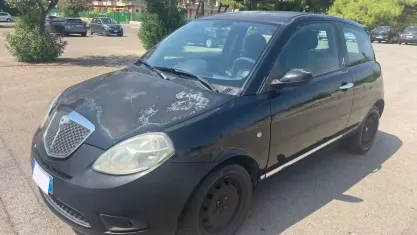 Usata Lancia Ypsilon 90 CV (66 kW) 2007 Nero Utilitaria